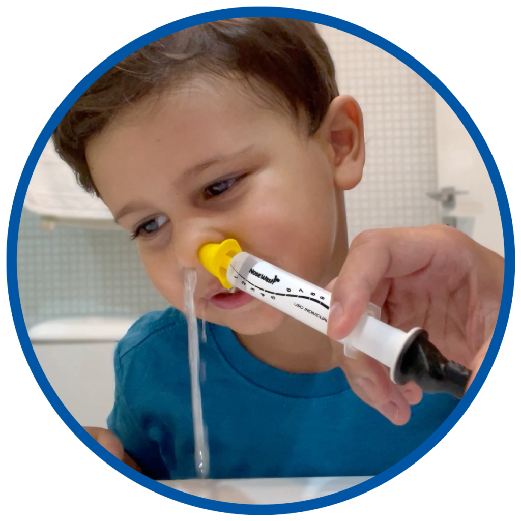 Viralizam vídeos de lavagem nasal de bebês e crianças