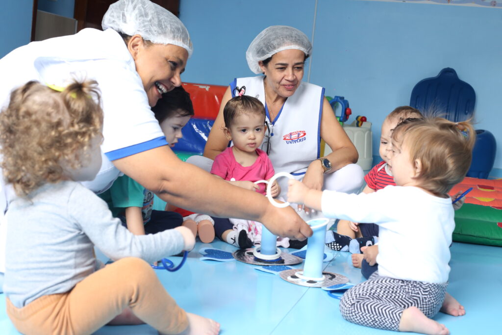 Escolarização de bebês requer ambiente seguro e qualificado
