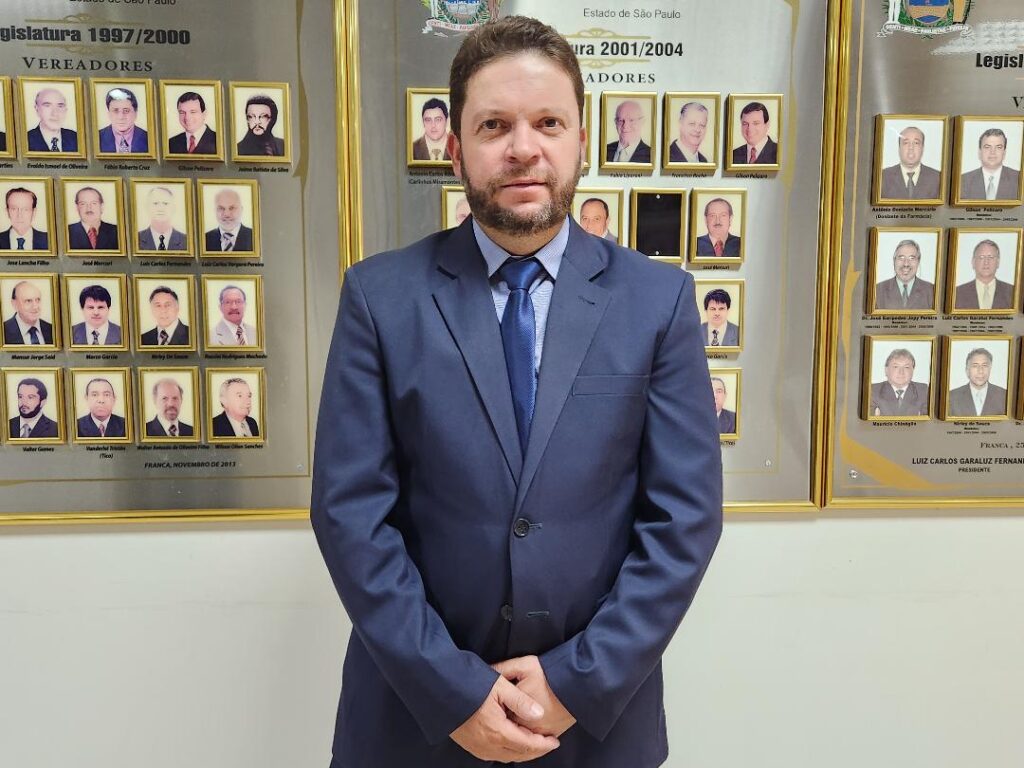 VEREADOR CARLINHO PETRÓPOLIS