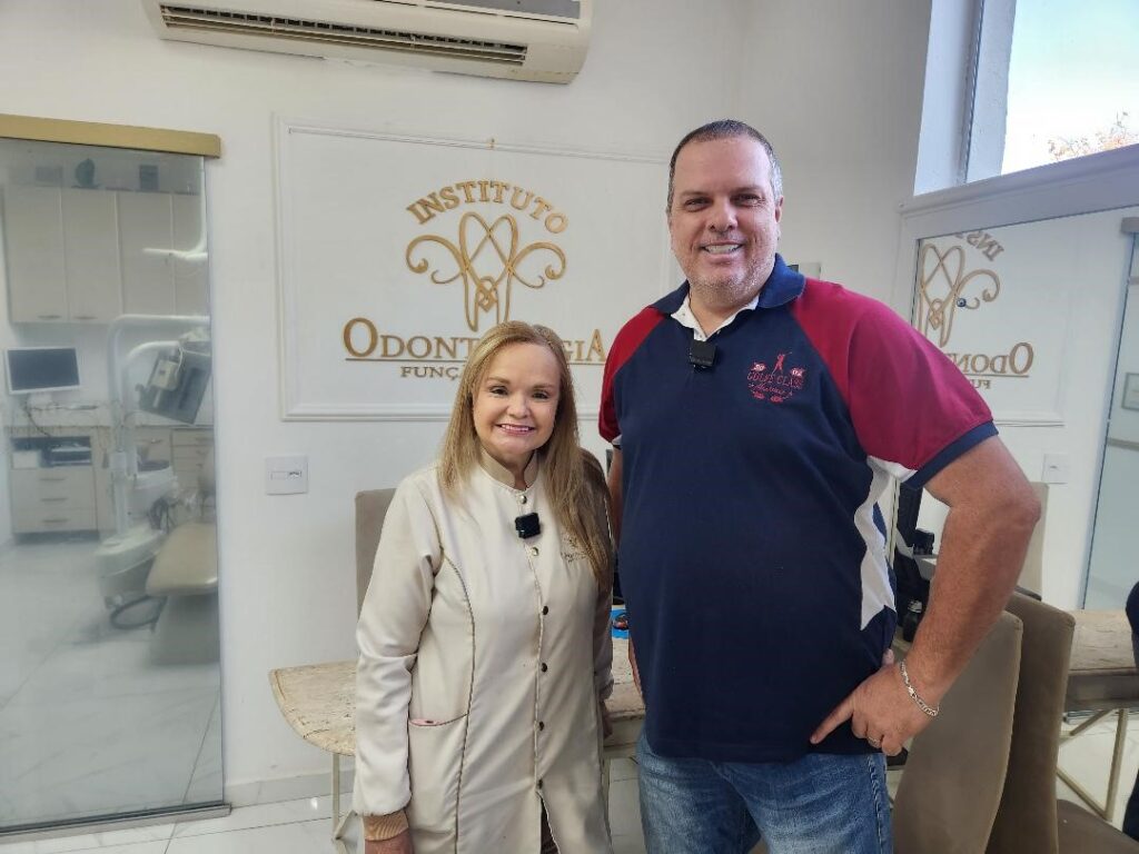 Odontóloga das mais queridas e requisitadas de nossa cidade, ela comanda com dinamismo o “Instituto Função & Arte”, com profissionais altamente eficientes. Dra. Maria Paula Figueiredo Nascimento.