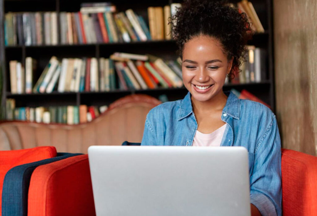 Studybay abre inscrições do concurso de redação para bolsas de estudo 2025