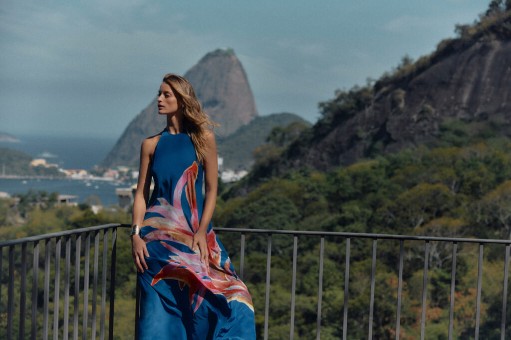 Vestido de seda ganha espaço em produções diurnas