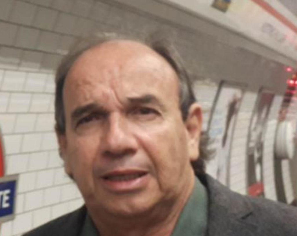 Alegria imensa registrar neste sábado o aniversário desse ser humano fantástico, que é meu tio, Luiz Carlos Verzola. Tenho por ele uma grande admiração e carinho. Um abraço, querido Tio Luizinho. Deus o abençoe grandemente.