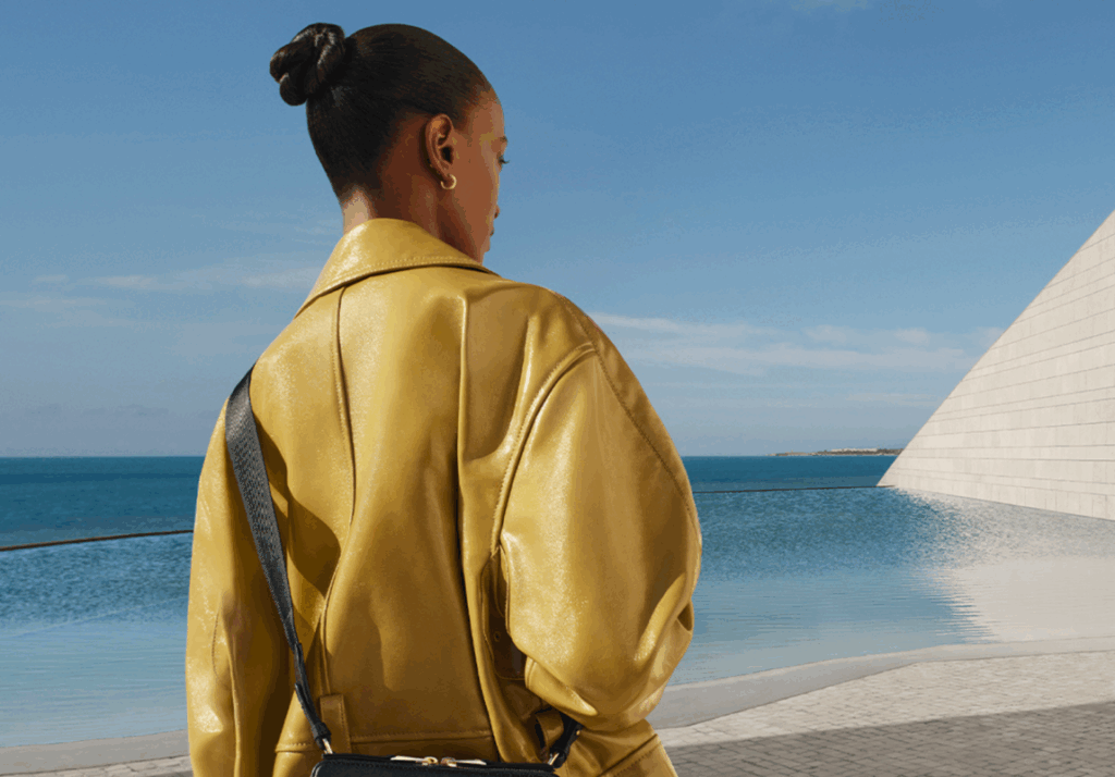 Tumi celebra 50 anos com coleção em tom dourado bullion