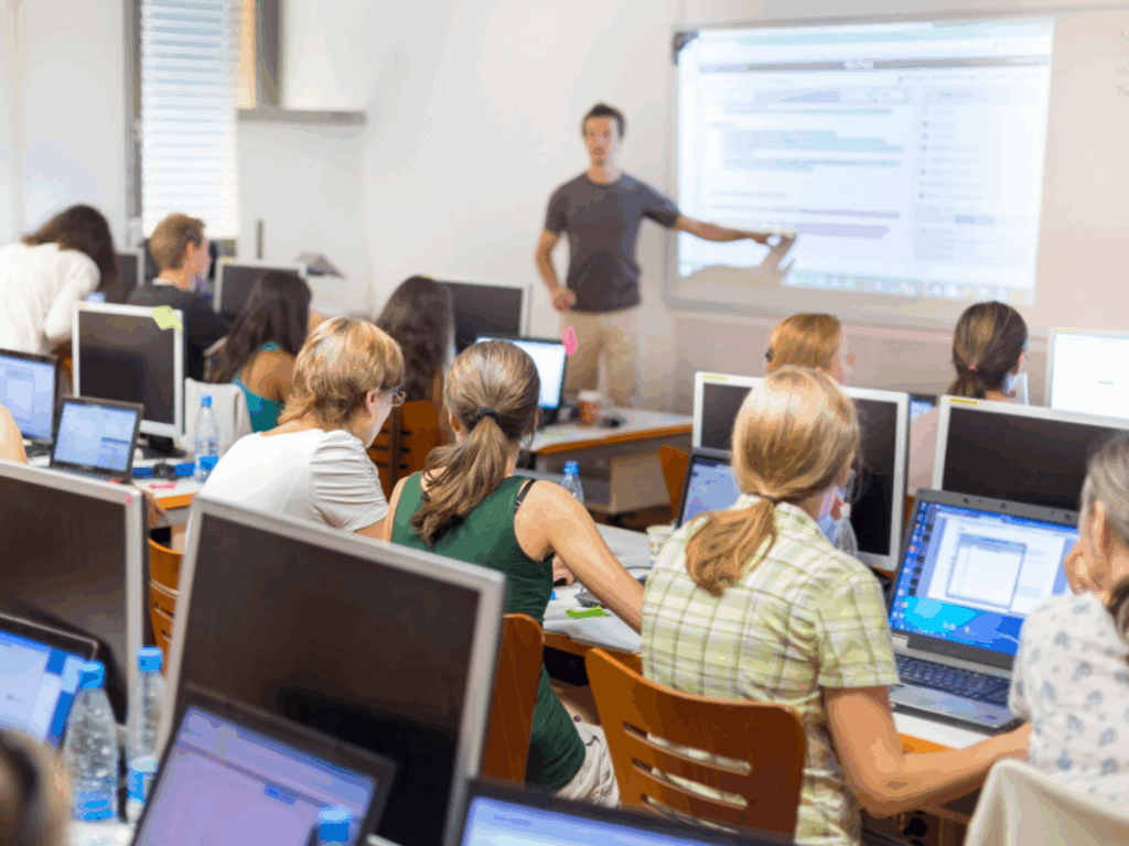 Escolher a faculdade ideal exige pesquisa e atenção