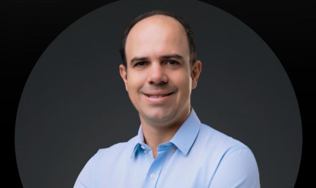 Dr. Gílson de Souza Júnior