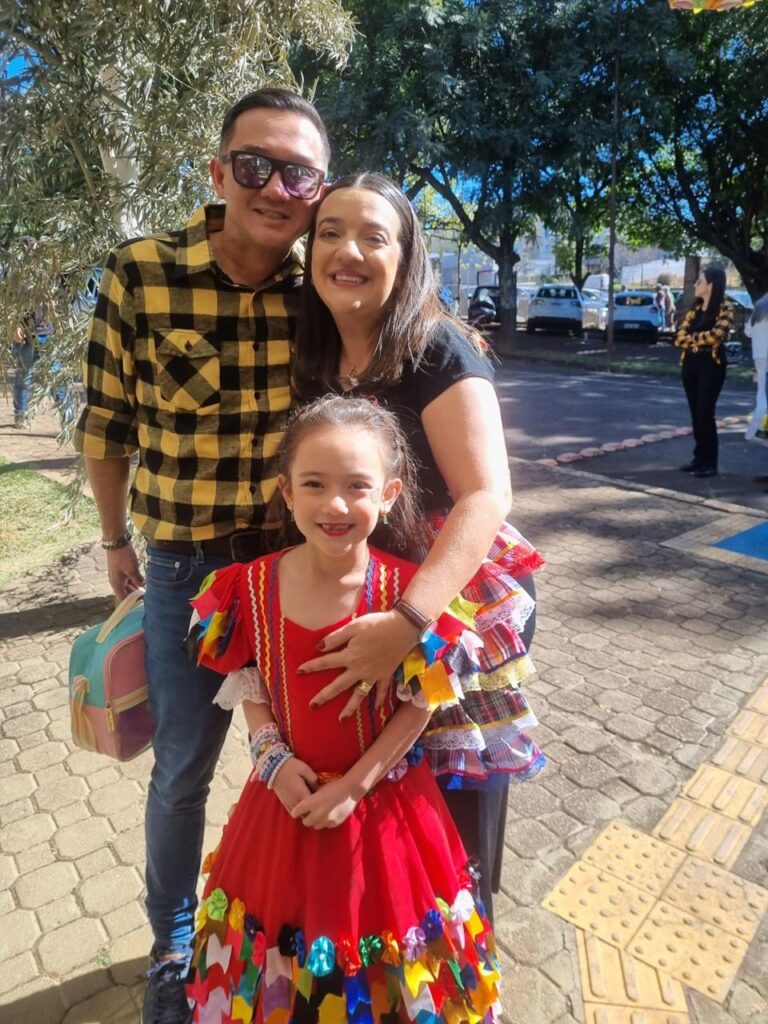 Kelly Thuha: Liderança que Transforma a Educação!