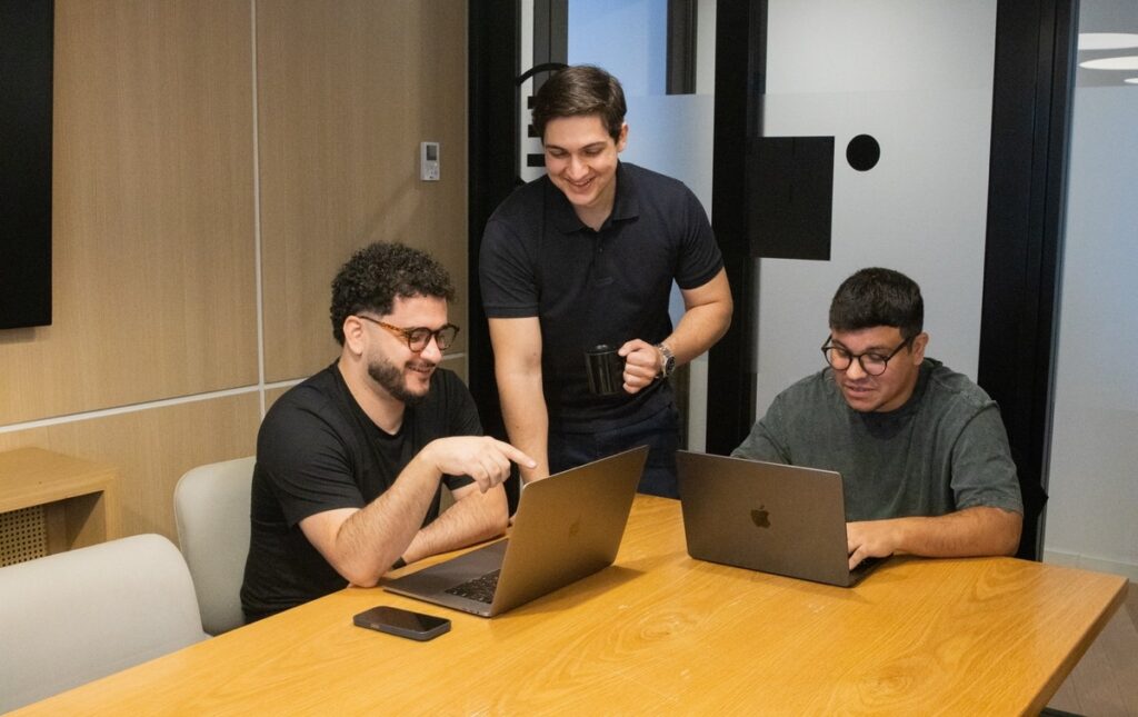 Comércio via WhatsApp com IA impulsiona PMEs brasileiras