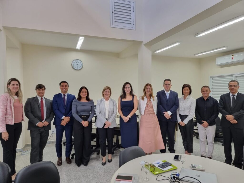OAB Franca a presidente da OAB Franca, Luiza Gouvêa, o vice-presidente, Denílson Carvalho e Helen Marini Dias, coordenadora da Comissão de Direito do Trabalho, junto aos presidentes da OAB Patrocínio Paulista, Bruno Couto Rosa, e do presidente da OAB Pedregulho, Vagner Lopes.
