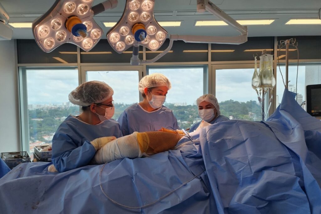 Técnica menos invasiva acelera pós-operatório do quadril