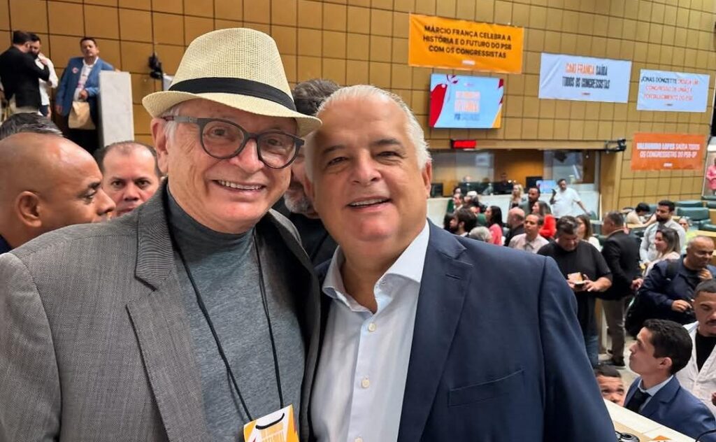 Destacado político em nossa cidade, sempre atuante e respeitado, Dr. Marco Aurélio Ubiali esteve recentemente ao lado do Ministro do Empreendedorismo, da Microempresa e da Empresa de Pequeno Porte, Márcio França, reafirmando sua força como um dos grandes líderes do PSB. Dr. Ubiali não descarta sua candidatura a deputado federal nas próximas eleições. Ele que foi um digno representante de nossa região na Câmara Federal.