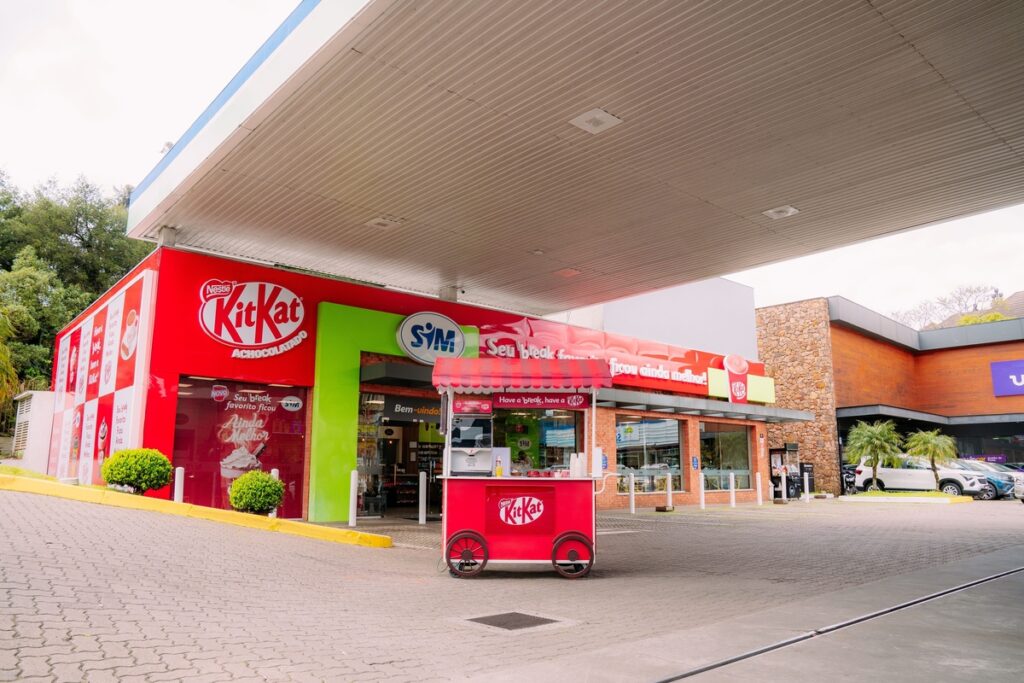 SIM e Nestlé lançam fachada KitKat® inédita em Gramado