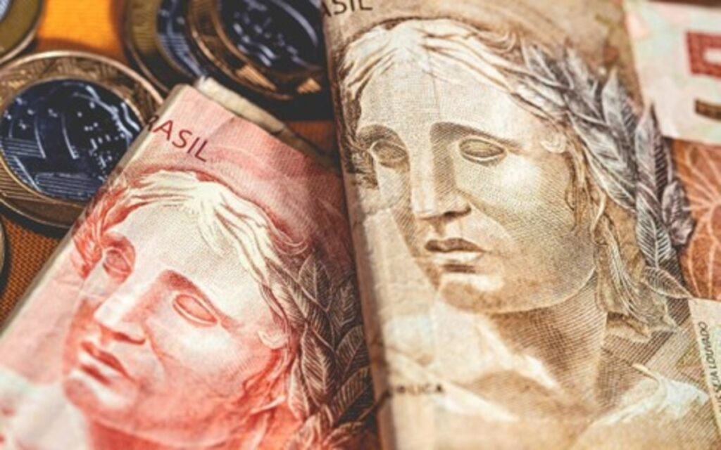 Troco no varejo: metade dos brasileiros prevê fim do papel-moeda