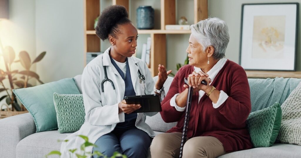 Especialista alerta sobre os riscos da osteoporose