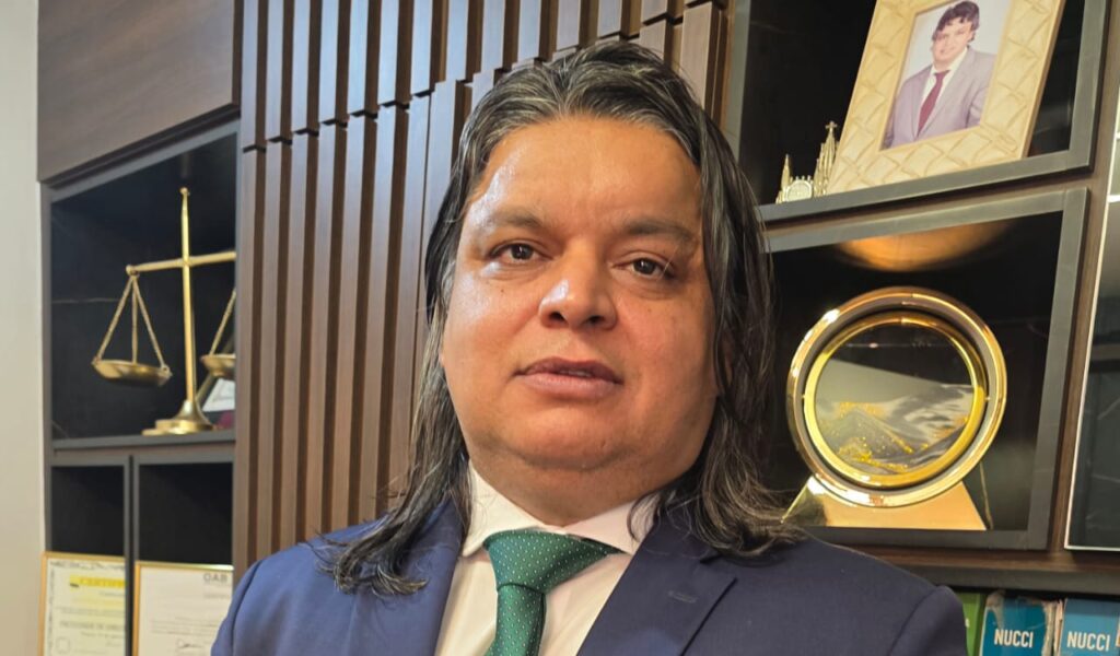 Dr. Antônio Roberto Soares: Profissionalismo que Inspira Confiança!