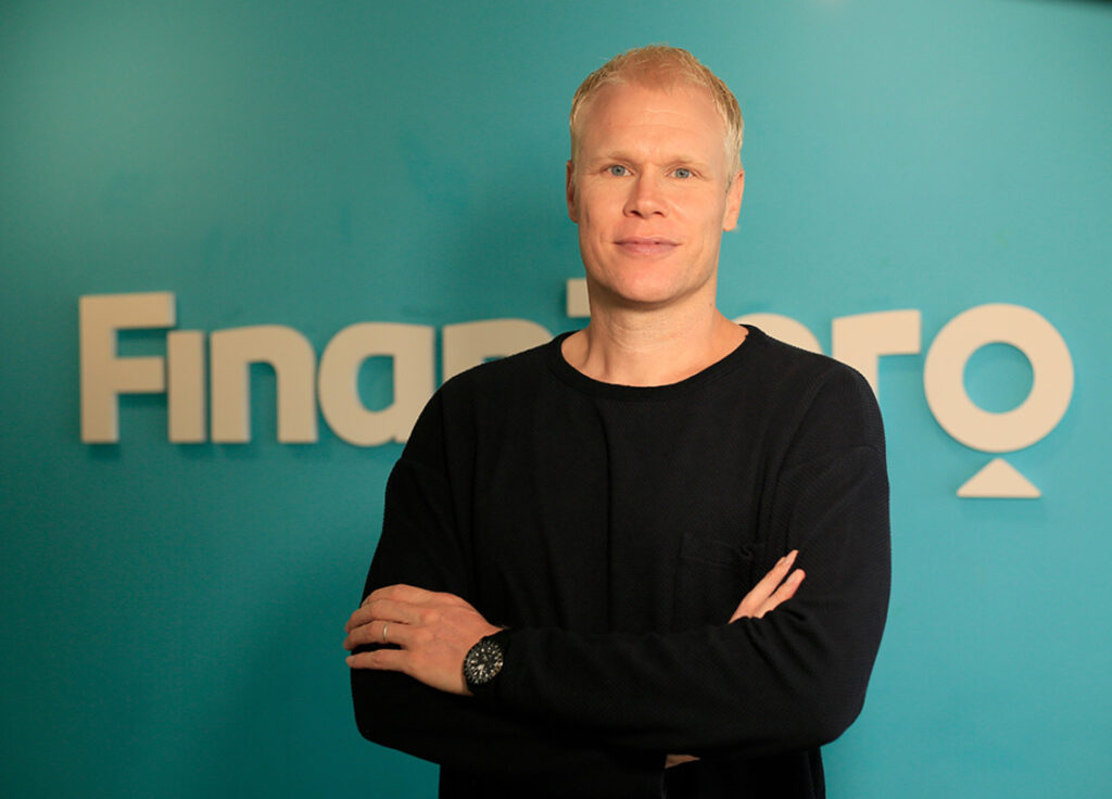 Clar adquire Lendo e expande plataforma global de crédito