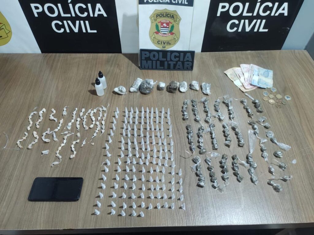 Adolescente de 15 anos é detido com drogas, dinheiro e celular no Jardim Aeroporto III