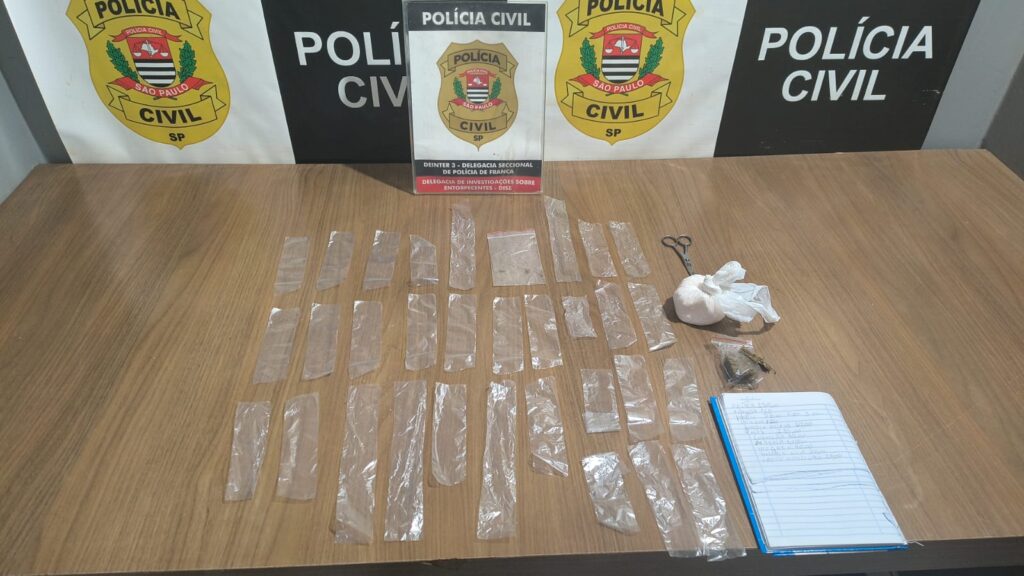 Homem de 28 anos é preso por tráfico de entorpecentes no Jardim Tropical