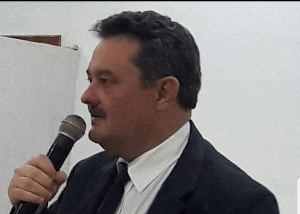Atuante Presidente da Fundação Espírita Judas Iscariotes, Cloves Placido Barbosa exerce um papel de liderança importante na entidade, onde tem prestado relevantes serviços à comunidade, promovendo acolhimento, cuidado e amor àqueles que mais precisam. Um grande benemérito que merece os aplausos de toda comunidade francana.
