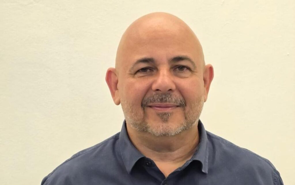 Recebemos com grande alegria em nosso programa Família Verzola Recebe o caríssimo Dr. Darcy Lago Júnior, atual Procurador Municipal de nossa cidade e também empresário de destaque no ramo gastronômico, à frente da consagrada Brooks Hamburgueria. Com sua trajetória marcada pela competência, liderança e dedicação, Dr. Darcy é exemplo de profissionalismo tanto na vida pública quanto no empreendedorismo. Em breve, você poderá acompanhar essa participação especial em nossa programação, em um bate-papo inspirador e cheio de conteúdo!