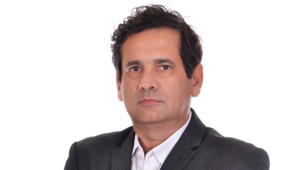Caríssimo Dr. Luís Fernando Coli é uma referência na advocacia previdenciária em nossa cidade, reconhecido por sua ampla experiência, competência técnica e dedicação aos seus clientes. Seu trabalho se destaca pela seriedade, compromisso e profundo conhecimento jurídico, sempre atuando com excelência na defesa dos direitos previdenciários e conquistando a confiança e o respeito de toda a comunidade.