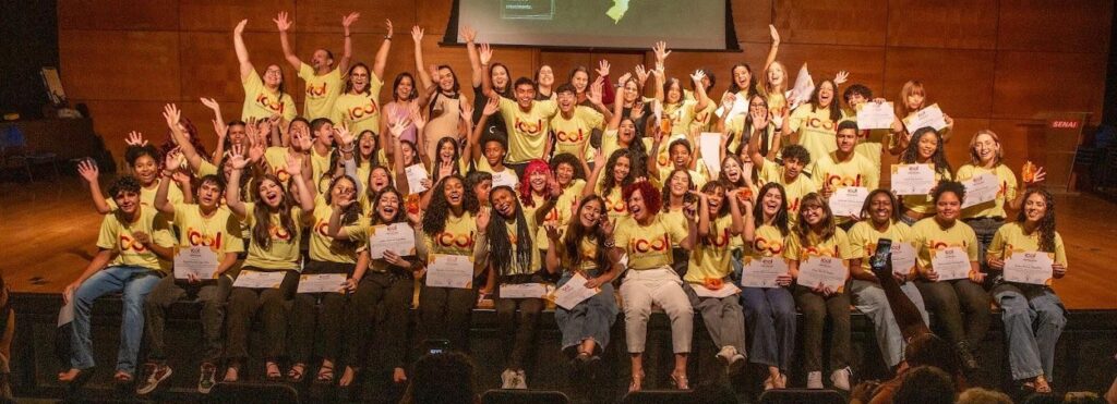 O Projeto Aleph, iniciativa transformadora do ICOL – Instituto de Capacitação e Orientação Livre, está com inscrições abertas para novas turmas gratuitas destinadas a estudantes do 7º, 8º e 9º ano da rede pública de ensino. Mais do que reforço escolar, o projeto oferece acolhimento, desenvolvimento humano e novas perspectivas de futuro por meio de uma educação completa e inspiradora. Com aulas de Matemática, Português, Arte-cultura, Teatro, Hip-hop e palhaçaria, além de benefícios como transporte, alimentação e material didático, o Aleph fortalece o aprendizado e amplia horizontes. Idealizado por Flávia Lancha, o projeto já vem impactando vidas em Franca e região, promovendo oportunidades reais para jovens que sonham em transformar seu futuro através da educação. Inscrições e informações pelo WhatsApp: (16) 99134-3638.