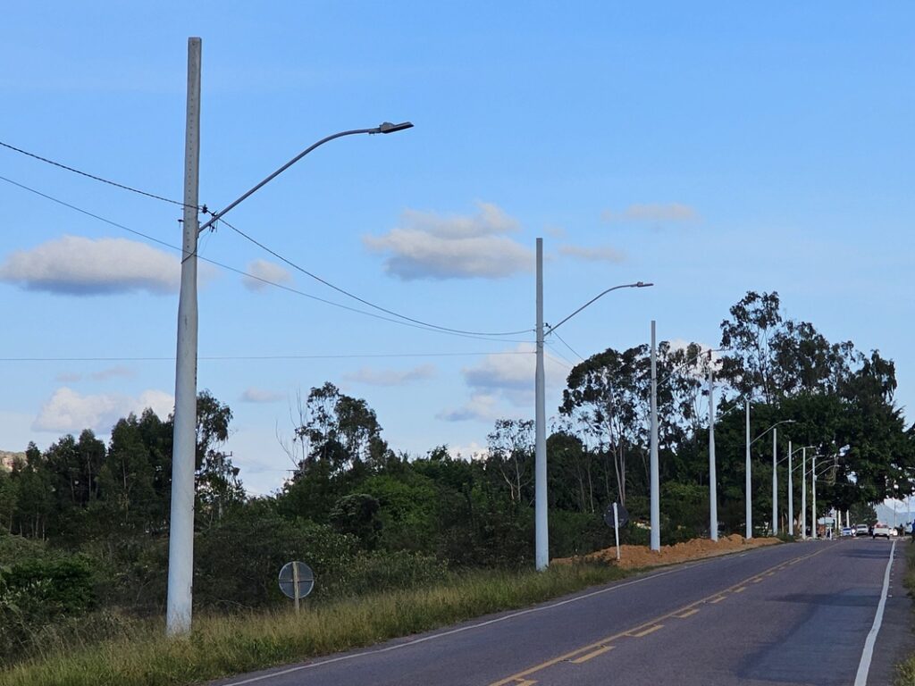 Expansão elétrica aquece mercado de postes de fibra de vidro