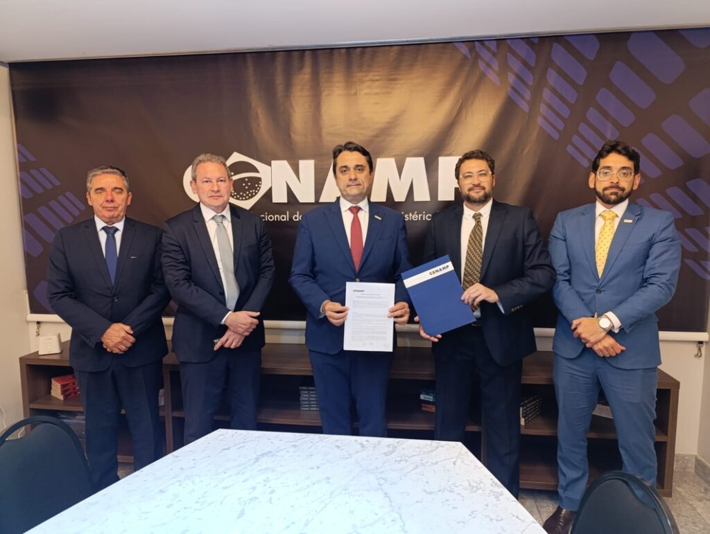 Ecora e CONAMP se unem para fortalecer mercado de carbono Ecora e CONAMP se unem para fortalecer mercado de carbono