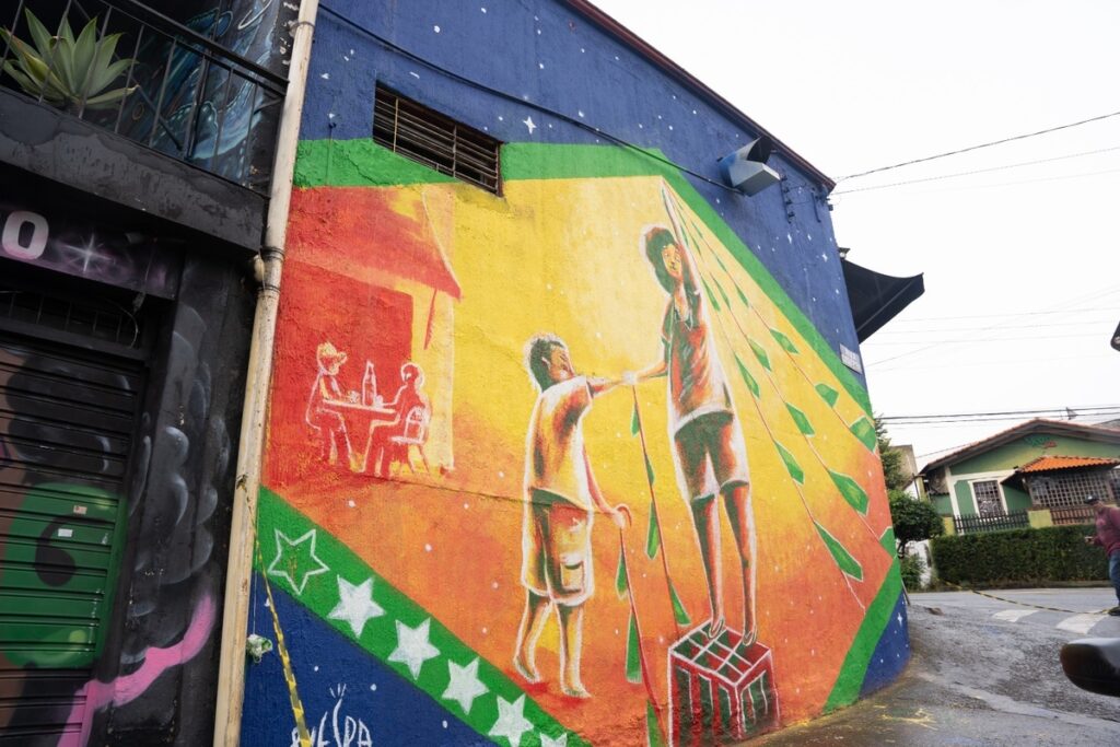 Coca-Cola FEMSA Brasil leva arte da Copa às ruas de SP Coca-Cola FEMSA Brasil leva arte da Copa às ruas de SP