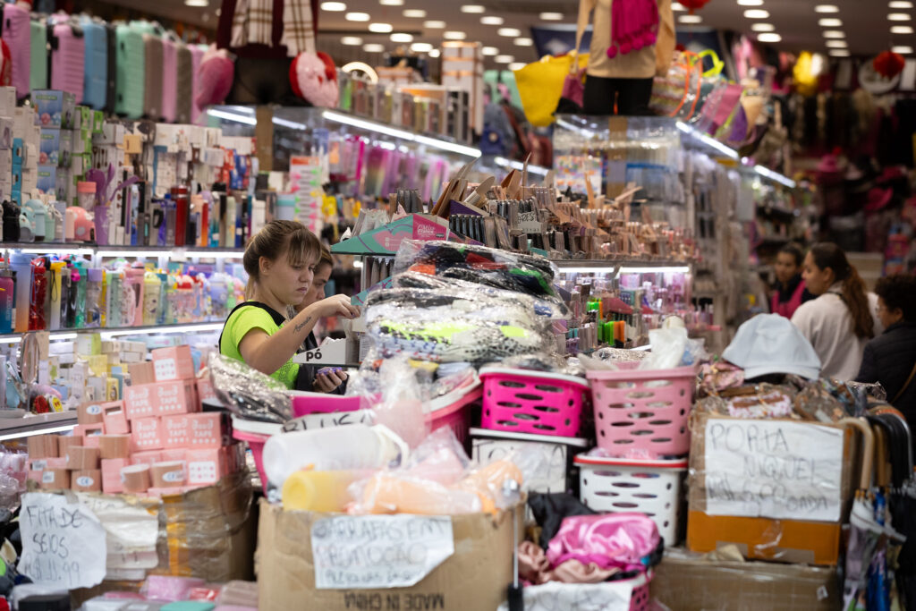 Dia dos Namorados: Ipem-SP alerta sobre cuidados na compra de presentes