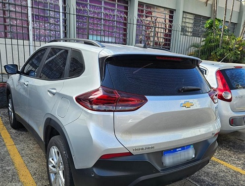 PM recupera veículo roubado e apreende automóvel com identificação adulterada