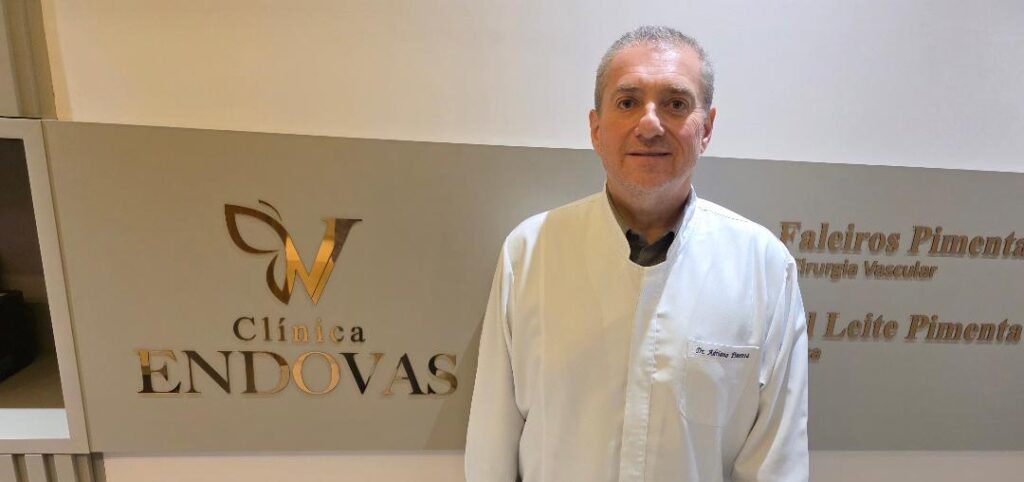 Dr. Adriano Faleiros Pimenta é sinônimo de excelência, competência e dedicação à medicina vascular. Reconhecido como uma das grandes referências da área em nossa cidade, destaca-se pelo profundo conhecimento técnico, atendimento humanizado e compromisso com a saúde e o bem-estar de seus pacientes. Sua trajetória é marcada pela confiança que inspira, pelo profissionalismo exemplar e pelos resultados que fazem a diferença na vida de tantas pessoas. Um médico que honra sua profissão e contribui diariamente para elevar o padrão da medicina vascular em nossa comunidade.