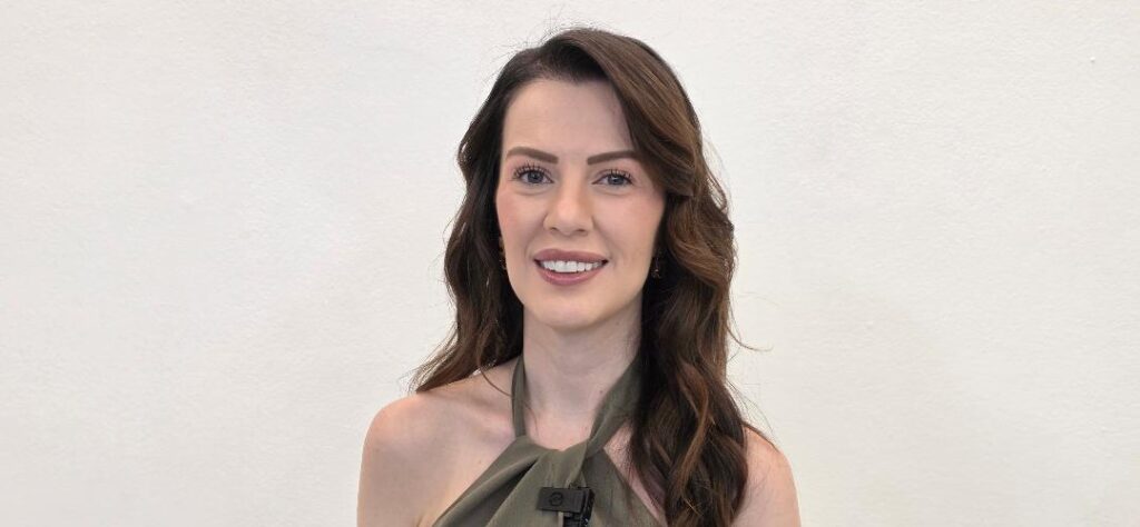 Dra. Leticia Tasso Santos é referência em Medicina Integrativa, Saúde Intestinal e Emagrecimento, unindo ciência, experiência clínica e um olhar humano para promover saúde de forma completa e duradoura. Com uma abordagem personalizada, busca identificar e tratar as causas dos desequilíbrios do organismo, ajudando seus pacientes a conquistarem mais qualidade de vida, bem-estar, equilíbrio metabólico e resultados sustentáveis. Seu compromisso com a excelência e o cuidado integral faz da Dra. Leticia uma profissional admirada por transformar vidas por meio de uma medicina moderna, preventiva e centrada no paciente.