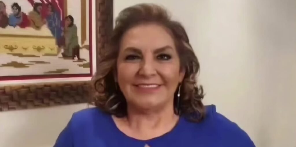 Noedí Freitas é uma amiga querida e muito especial da Família Verzola, com uma história de amizade construída ao longo de muitos anos. Profissional admirável, comanda a Med Clin Medicina do Trabalho em nossa cidade, destacando-se pela competência, seriedade e dedicação com que conduz seu trabalho. Referência na área de Medicina do Trabalho, Noedí conquistou o respeito e a confiança de colaboradores, empresas e da comunidade, deixando sua marca pela excelência e pelo compromisso com a saúde e o bem-estar das pessoas.