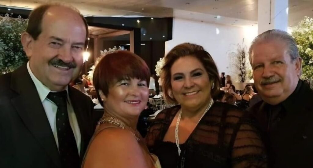 É sempre uma alegria destacar em nossa Coluna, queridos amigos que fazem a diferença em nossa cidade. Noedí e Samuel Freitas, à frente da Med Clin Medicina do Trabalho, são exemplos de competência, dedicação e compromisso com a comunidade. Da mesma forma, Rosinha e Leonel Aylon, verdadeiros baluartes do Berçário D. Nina e de tantas outras entidades beneficentes, espalham generosamente seu carinho, atenção e espírito solidário. Tenho o privilégio de cultivar a amizade desses dois casais há muitos anos, e homenageá-los é sempre motivo de grande satisfação e apreço.