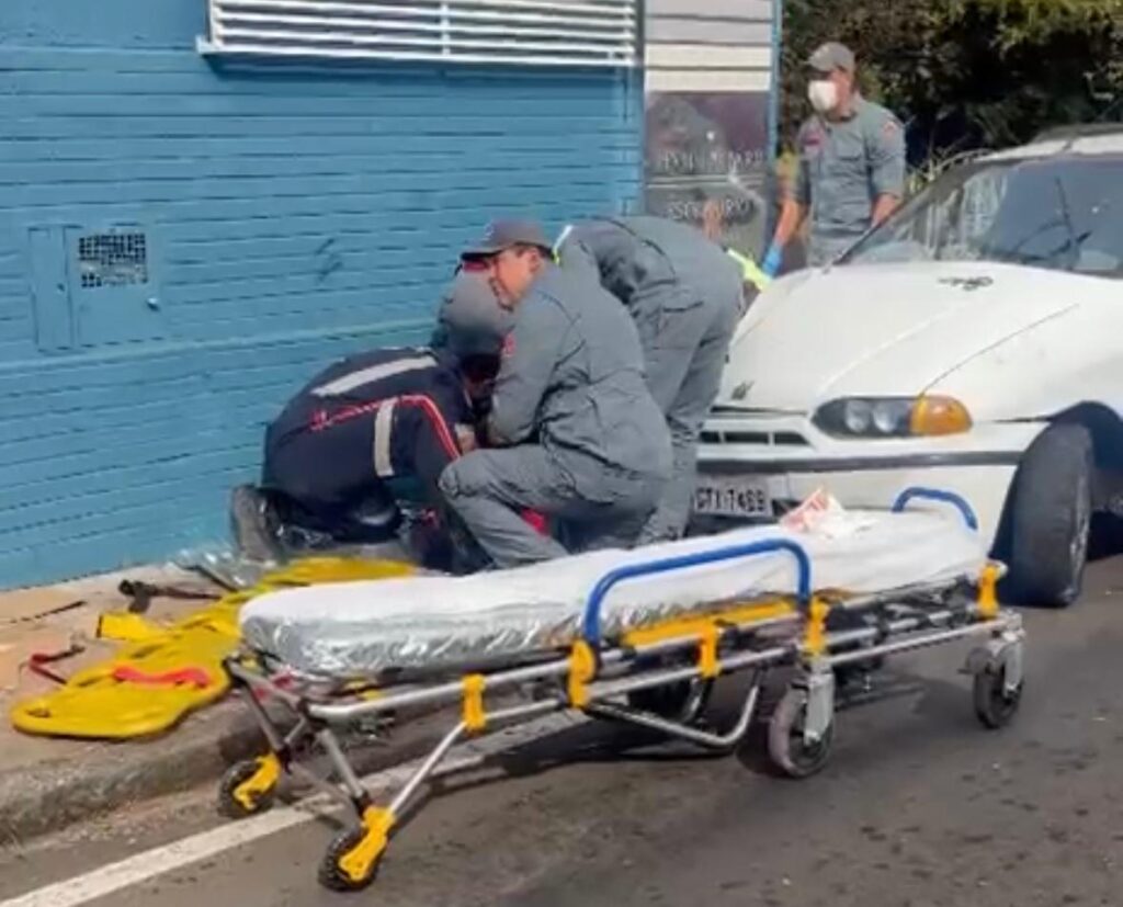 Jovem é atropelada na calçada e fica gravemente ferida em Franca