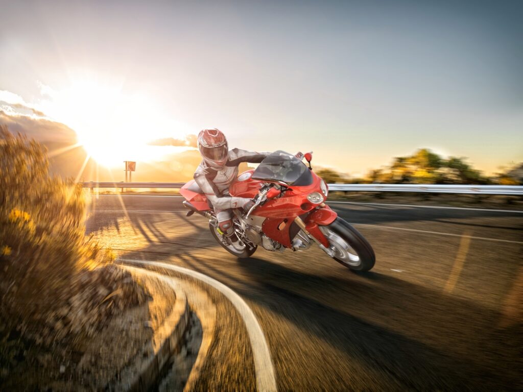 ABS 10 para motos reforça avanço da segurança no trânsito ABS 10 para motos reforça avanço da segurança no trânsito