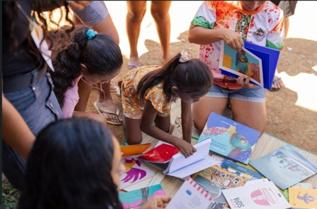 Férias transformam leitura em brincadeira e conexão Férias transformam leitura em brincadeira e conexão