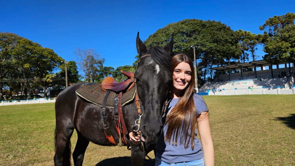Ela cresceu assistindo às Cavalhadas. Agora será a princesa Floripes