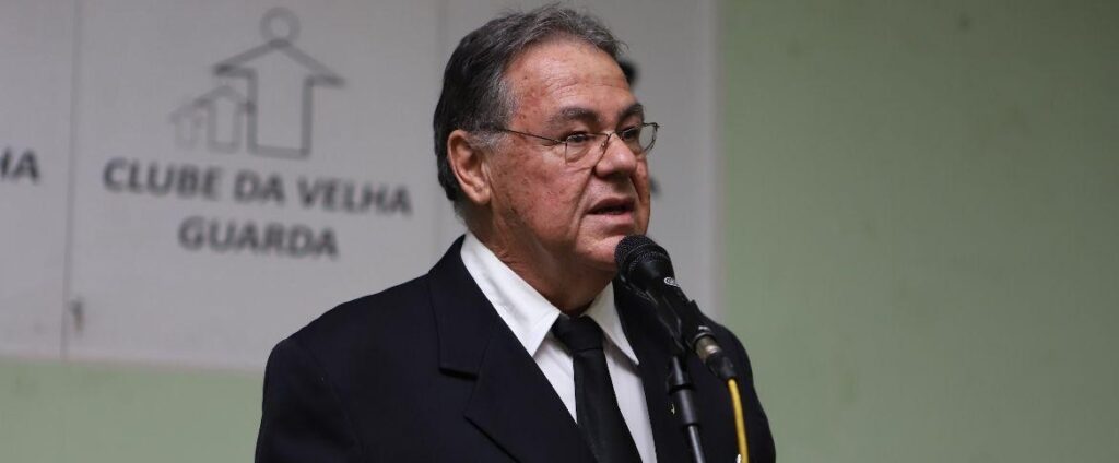 Há amizades que o tempo apenas fortalece. Assim, é com grande admiração que destacamos o renomado cirurgião-dentista Dr. José Guilherme Calil Maia, profissional de reconhecida excelência, ética e dedicação à sua profissão. Amigo de longos anos da Família Verzola, sua trajetória é marcada não apenas pelo brilhantismo profissional, mas também pelo caráter, respeito e confiança que inspira em todos que têm o privilégio de conhecê-lo.
