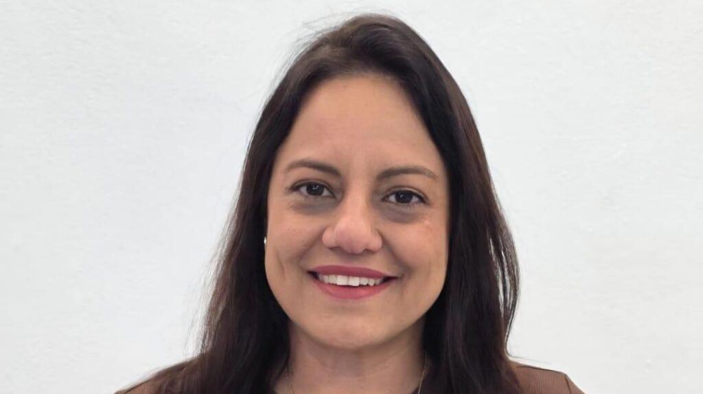 Dra. Helen Marini Dias é um dos grandes destaques da advocacia trabalhista, construindo sua trajetória com competência, ética e profundo conhecimento jurídico. Reconhecida pelo atendimento humanizado e pela dedicação à defesa dos direitos de seus clientes, alia experiência, estratégia e comprometimento, consolidando-se como uma profissional altamente respeitada e admirada em sua área de atuação.