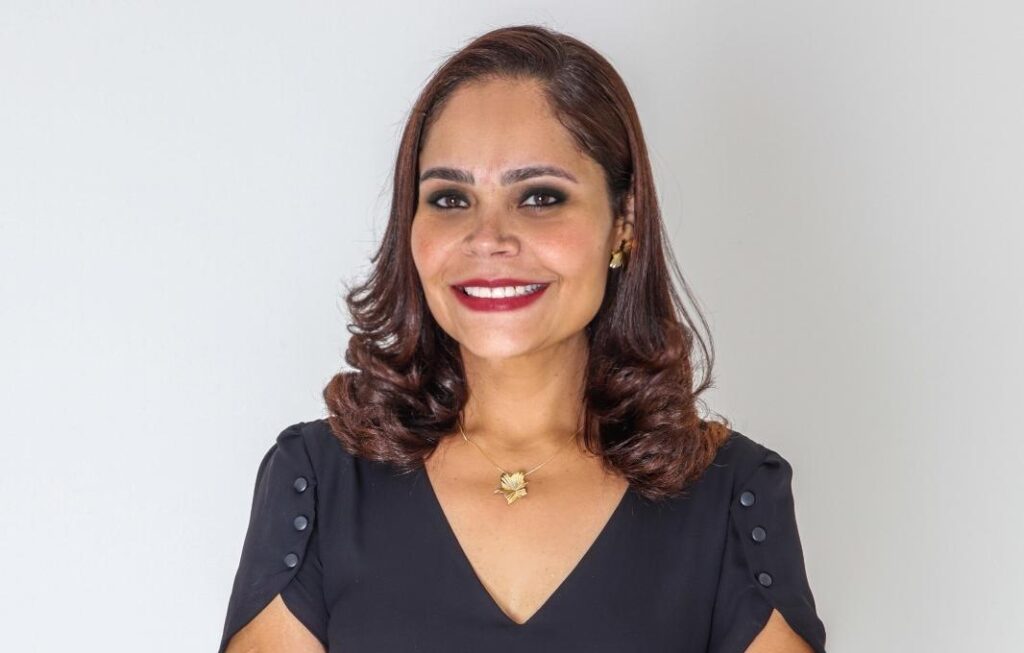 Reconhecida por sua sólida trajetória, profundo conhecimento jurídico e atuação pautada pela ética e pelo comprometimento, a Dra. Myrian Ravaneli consolidou seu nome entre os grandes destaques da advocacia. Seu profissionalismo, dedicação incansável e atenção a cada cliente fazem dela uma referência de credibilidade e excelência. Mais do que defender direitos, a Dra. Myrian exerce a advocacia com sensibilidade, responsabilidade e respeito, construindo uma carreira marcada pela confiança, pelos resultados e pelo reconhecimento de todos que acompanham seu trabalho. Uma profissional admirável, que honra a advocacia e inspira pela competência, seriedade e compromisso com a justiça.
