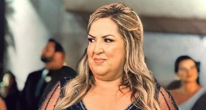 A competência, a dedicação e o compromisso com a excelência educacional fazem de Elaine Gandolfi uma das grandes referências da educação em nossa cidade. À frente do Colégio Gandolfi, ela conduz a instituição com visão, sensibilidade e espírito inovador, formando gerações de alunos com qualidade, valores e responsabilidade. Seu trabalho é motivo de reconhecimento e admiração, consolidando o Colégio Gandolfi como sinônimo de ensino de excelência e de um futuro promissor para seus estudantes.