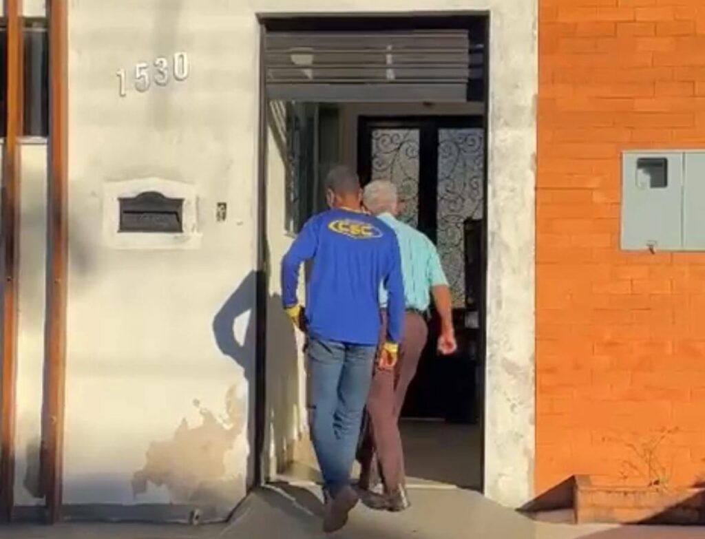 Motorista da Kombi que atingiu moto em Patrocínio Paulista diz que não se lembra do acidente; vítima sofreu ferimentos graves