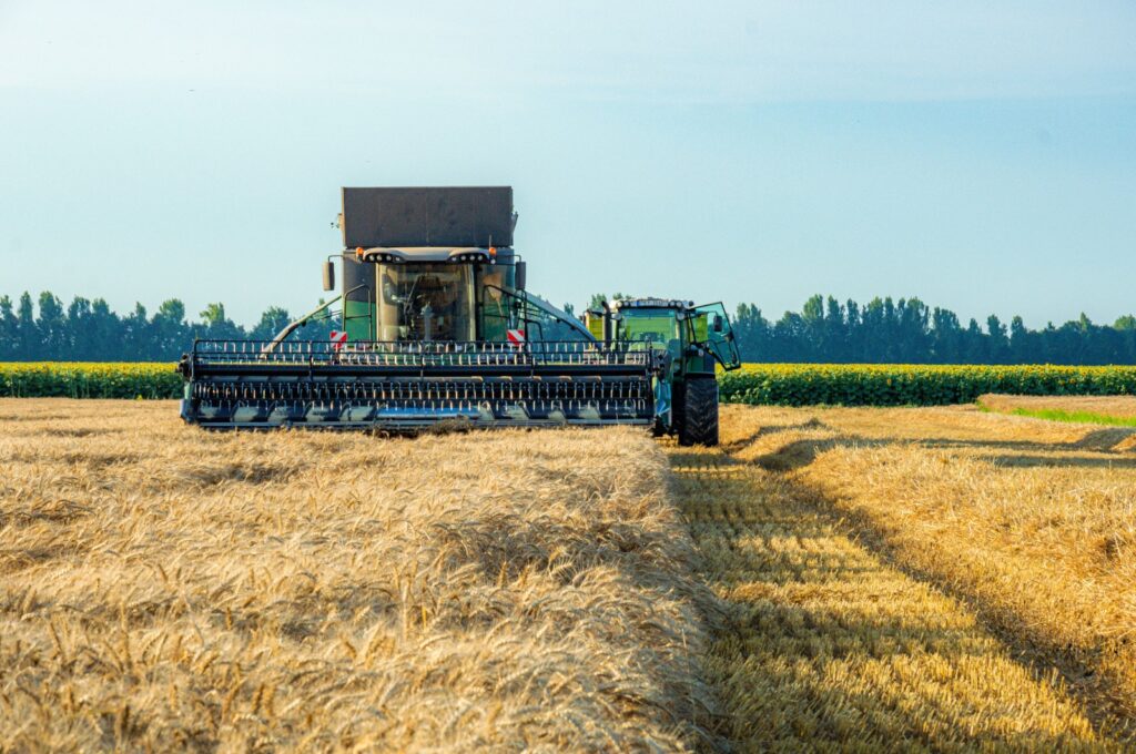 Sucessão familiar no agronegócio ganha urgência diante do envelhecimento dos produtores e da profissionalização do setor