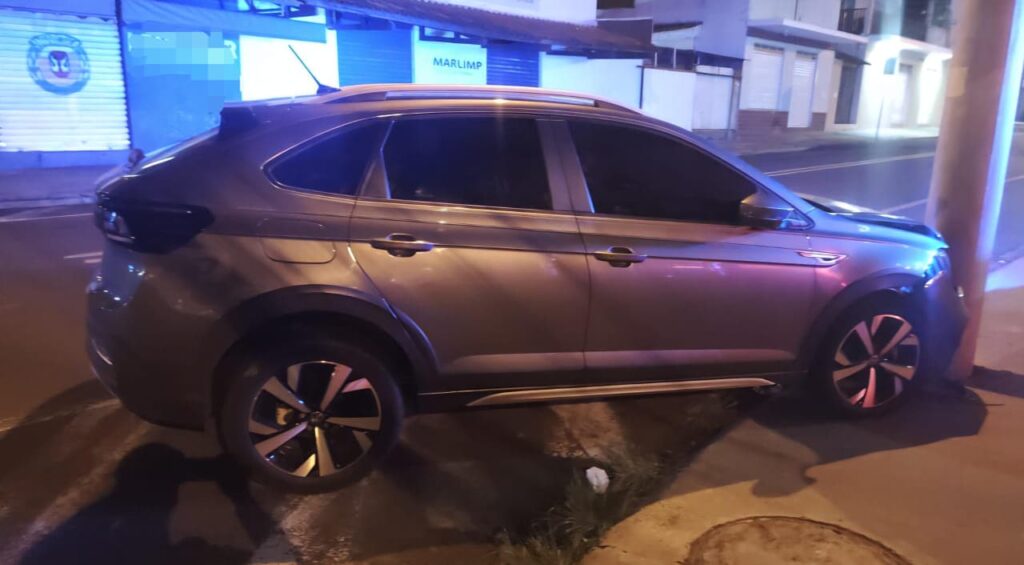 Homem é preso por receptação de carro roubado em Franca