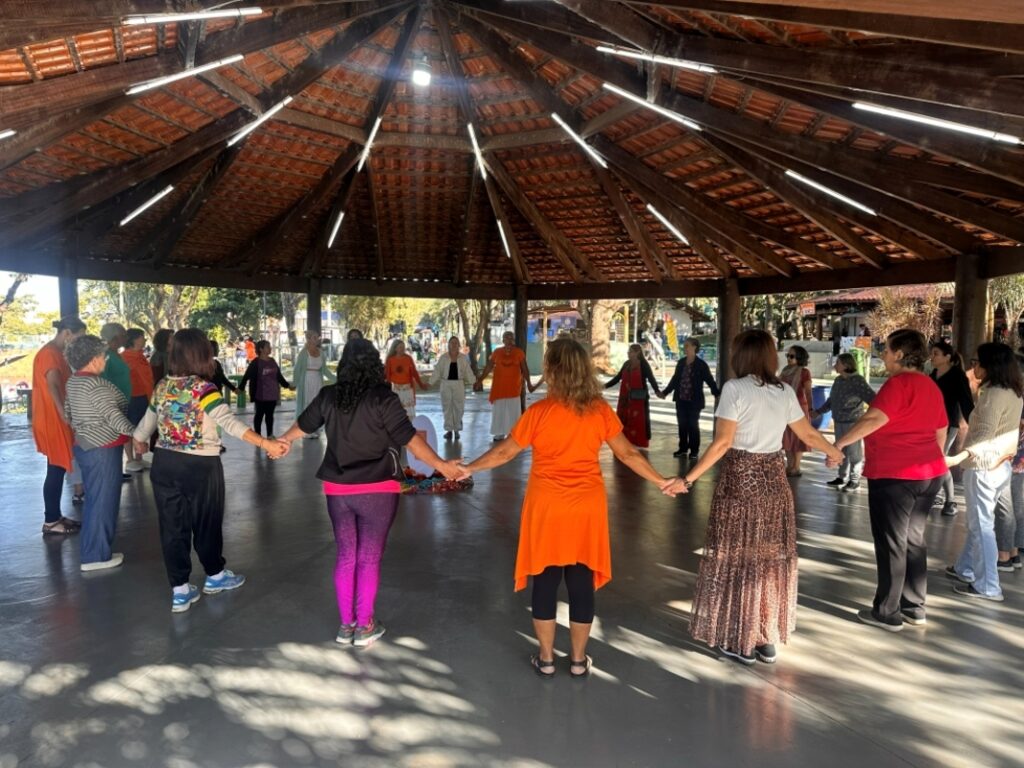 Uberlândia na rota global do Dia da Dança Circular Uberlândia na rota global do Dia da Dança Circular