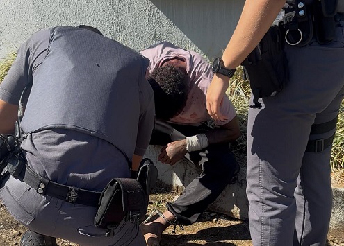 Suspeito de furtar hidrômetros leva surra de populares no bairro da Estação