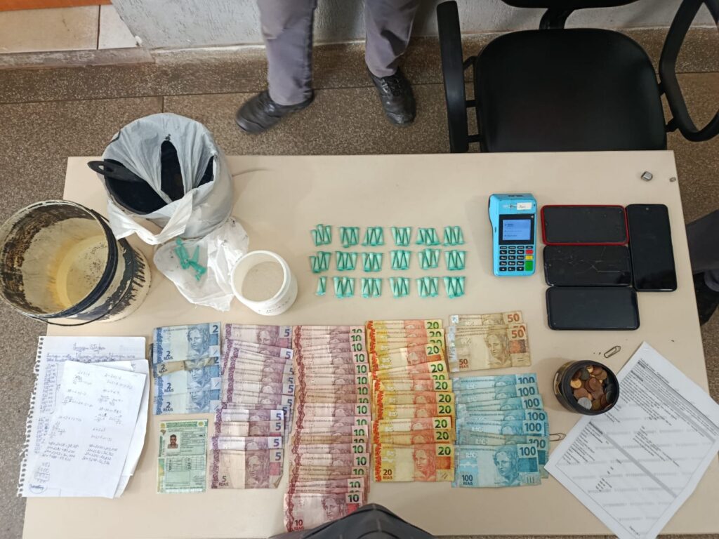 Preso “Folgado”, traficante que cobrava taxa de maquininha de cartão na venda de drogas em Batatais