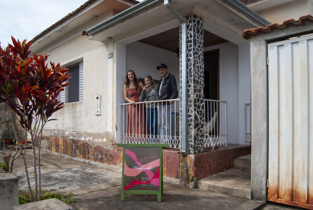 Moradores transformam cidade mineira com arte contemporânea Moradores transformam cidade mineira com arte contemporânea